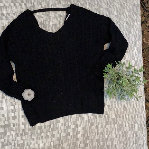 Cable Knit Twisted Knot Back Sweater - Picture 3 of 7